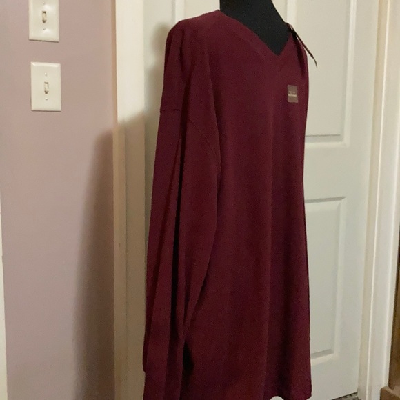 Men’s Pullover - Picture 2 of 4